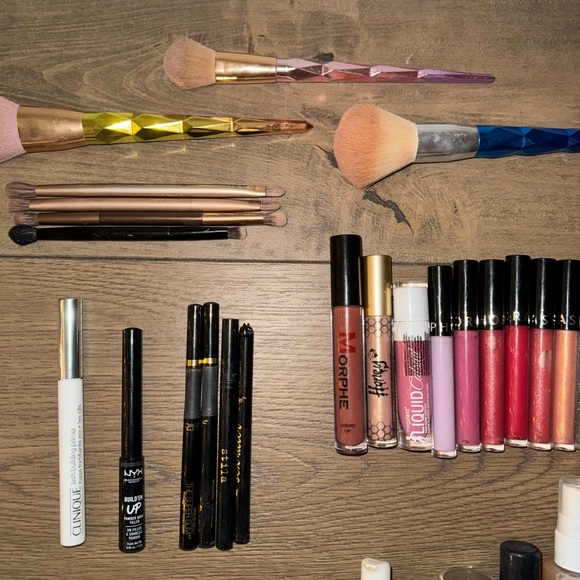 Assorted Makeup Collection - Picture 4 of 10